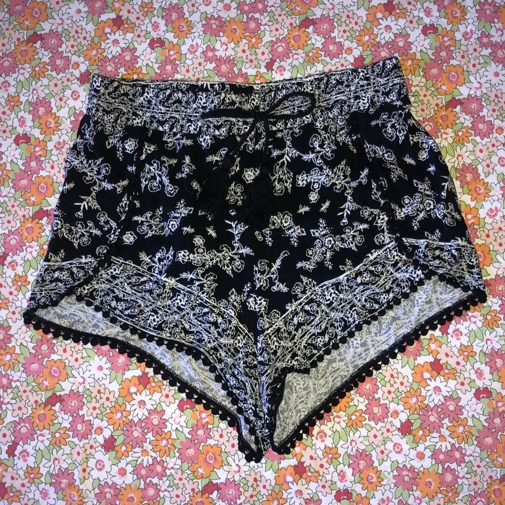 FULL TILT B&W SHORTS